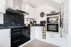 Kitchen- click for photo gallery